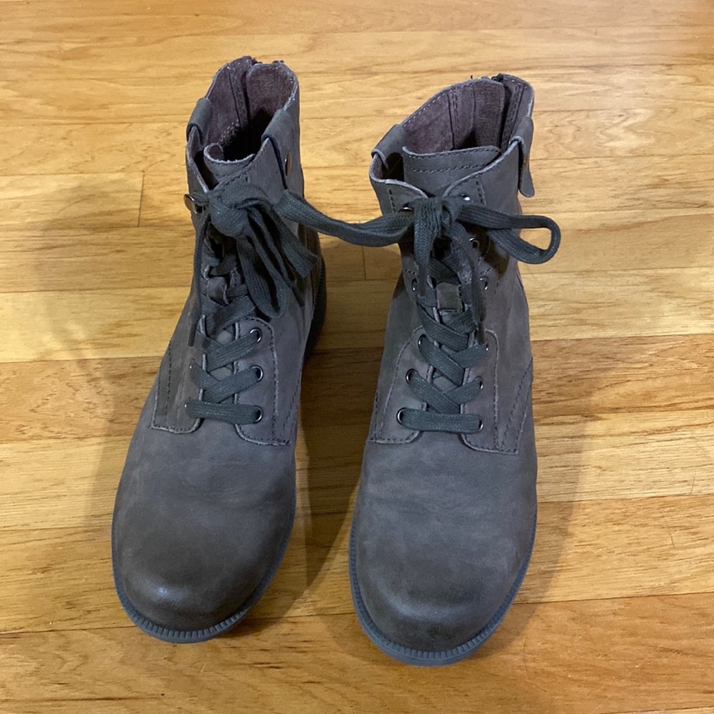 Rockport Zip Up and Lace Up Brown Boots Size 8